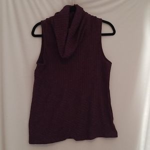 Cowl neck sleeveless top, size Large